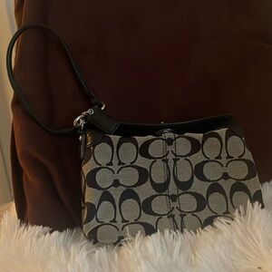 Coach Corner  buckle Wristlet In Signature Canvas black and grey